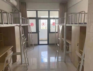 340元一天，宿舍四人间